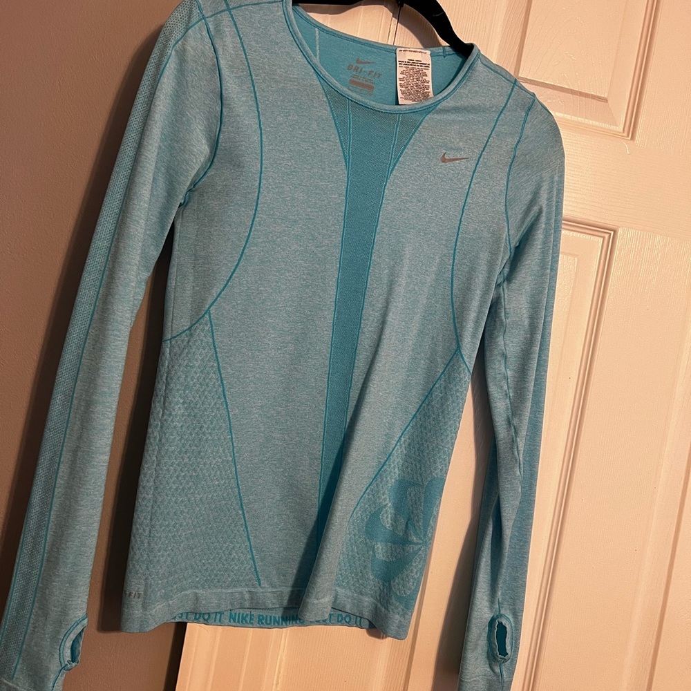 Nike dry fit long sleeve. Size small.